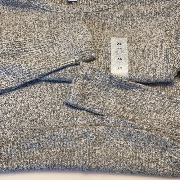 Old Navy Henley TOP long sleeve powder gray super SOFT NWT extra small - Picture 7 of 8